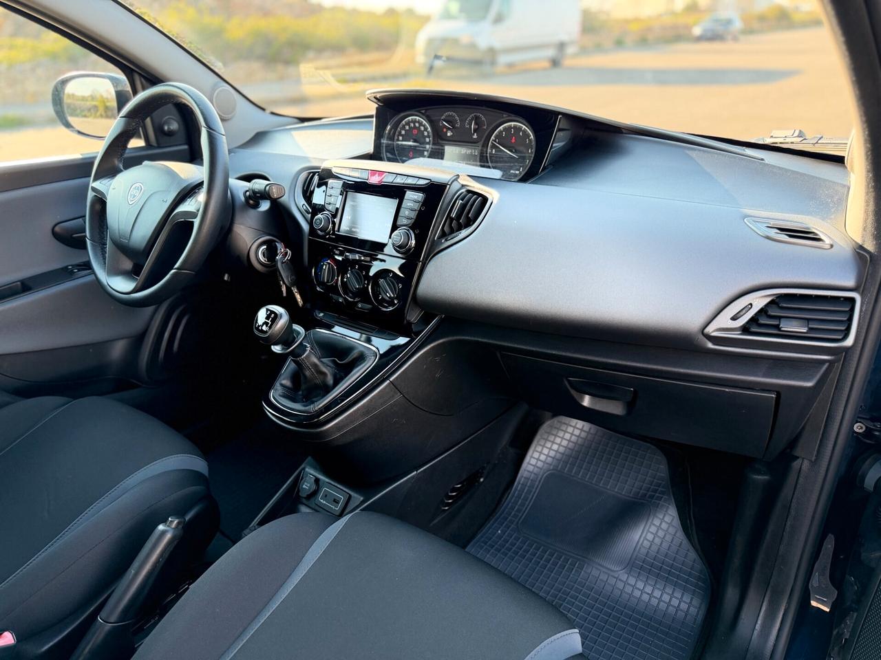 Lancia Ypsilon 1.2 69 CV 5 porte GPL Ecochic Gold