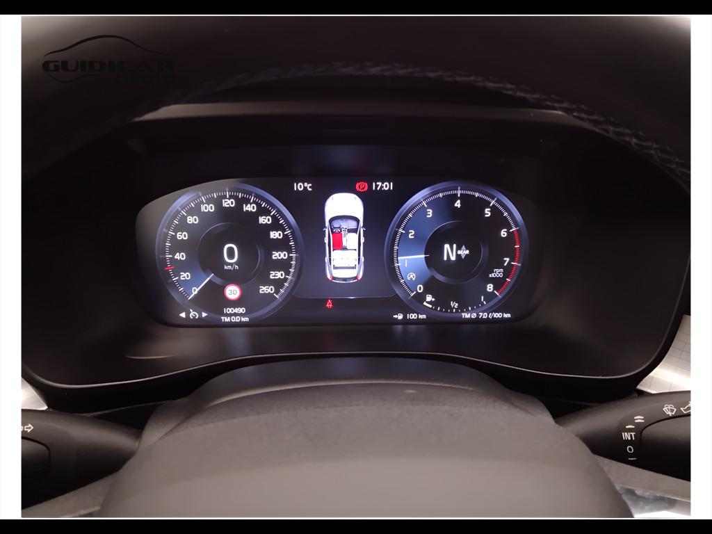 VOLVO XC40 - XC40 1.5 t2 Momentum Core my21