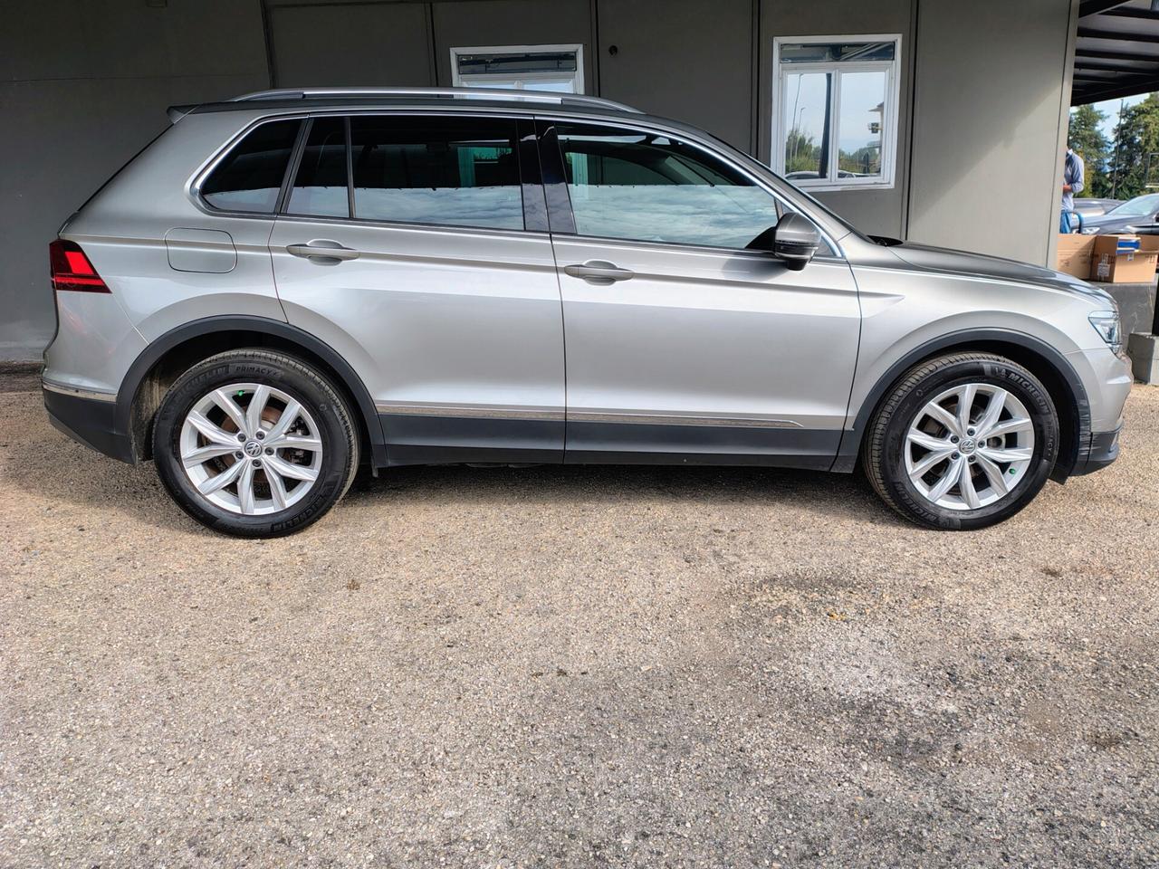 Volkswagen Tiguan 2.0 TDI SCR DSG 4MOTION Business BMT