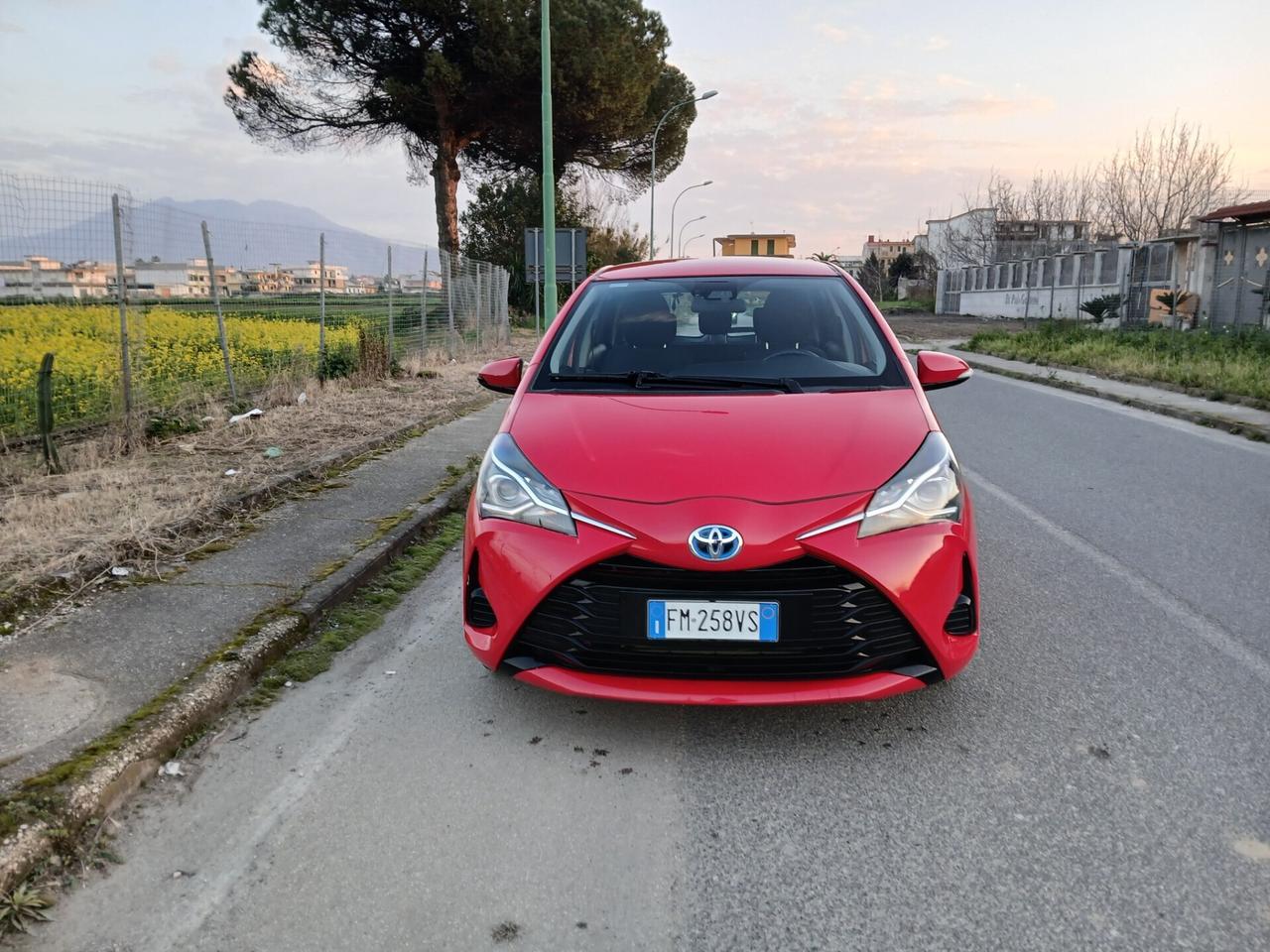 Toyota Yaris 1.5Hybrid 5 porte 1proprietario NuovA