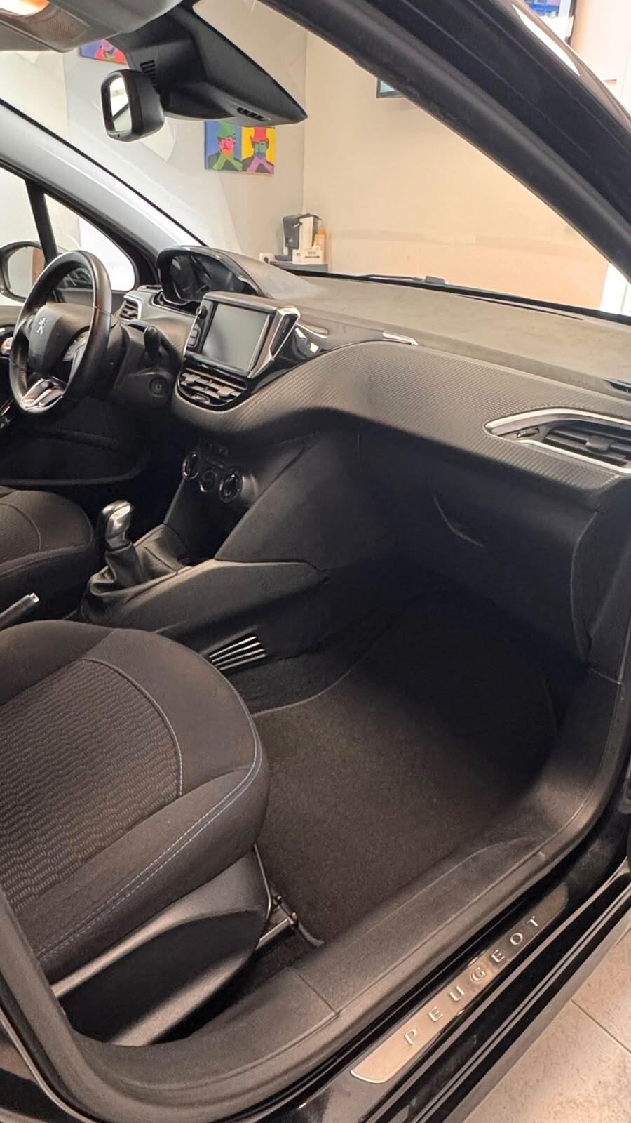 Peugeot 208 BlueHDi 100 S&S 5 porte Signature