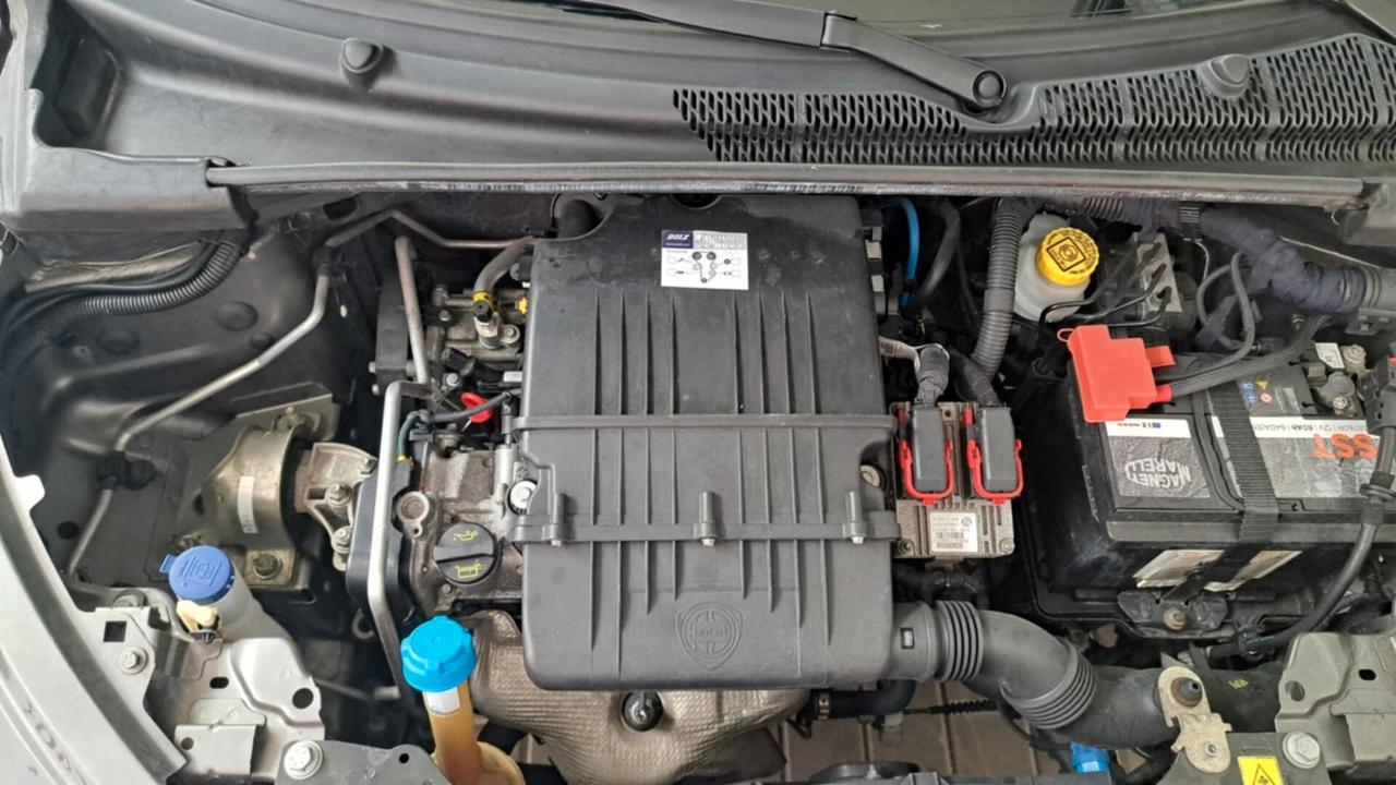 Lancia Ypsilon 1.2 69 CV 5 porte S&S Silver
