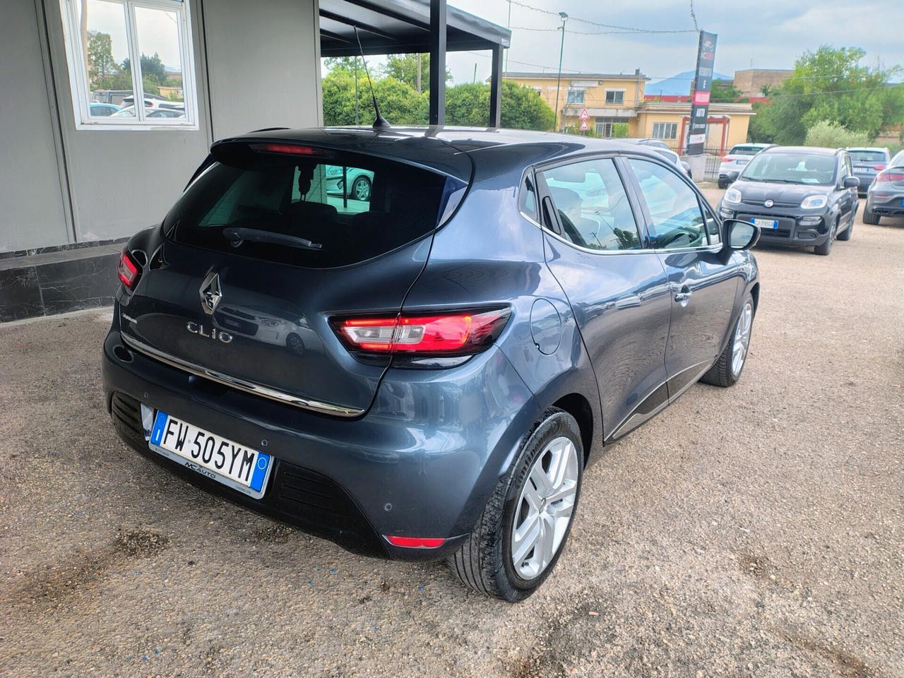 Renault Clio TCe 12V 90 CV 5 porte Moschino Life