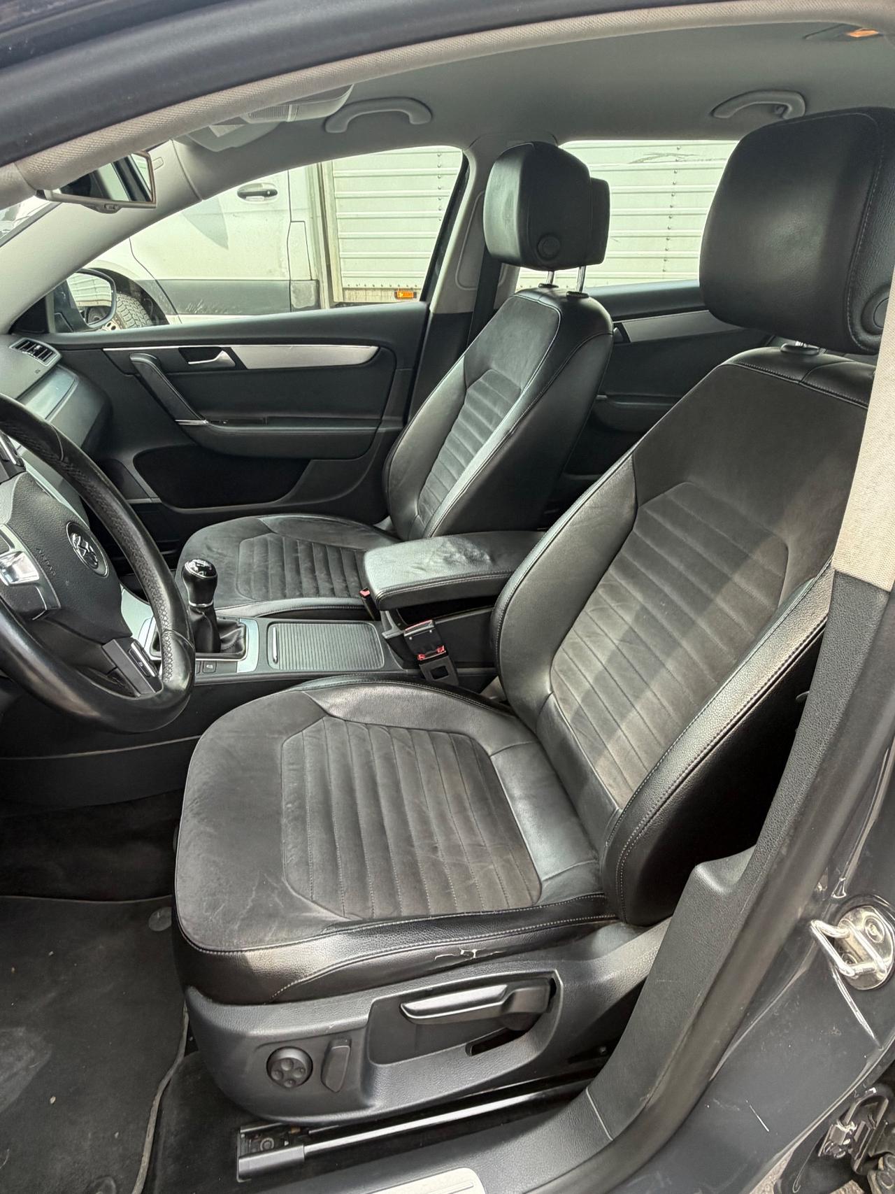 Volkswagen Passat 2.0 TDI Highline BlueM. Tech.