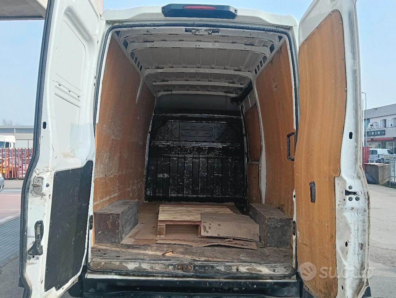 Iveco Daily 35S15V 2.3 HPT - 2015