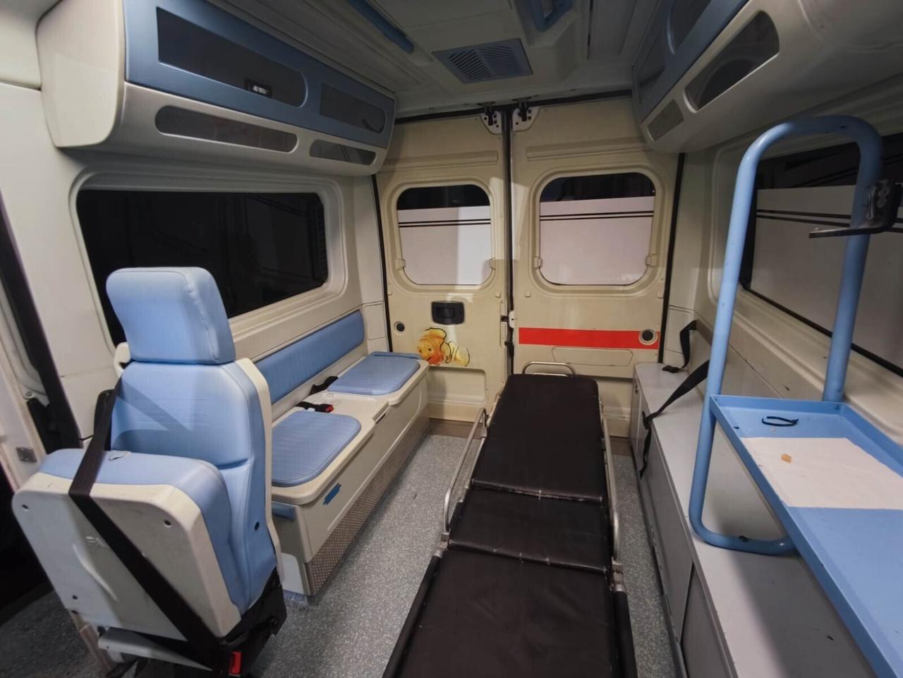 AMBULANZA USATA IN OTTIME CONDIZIONI