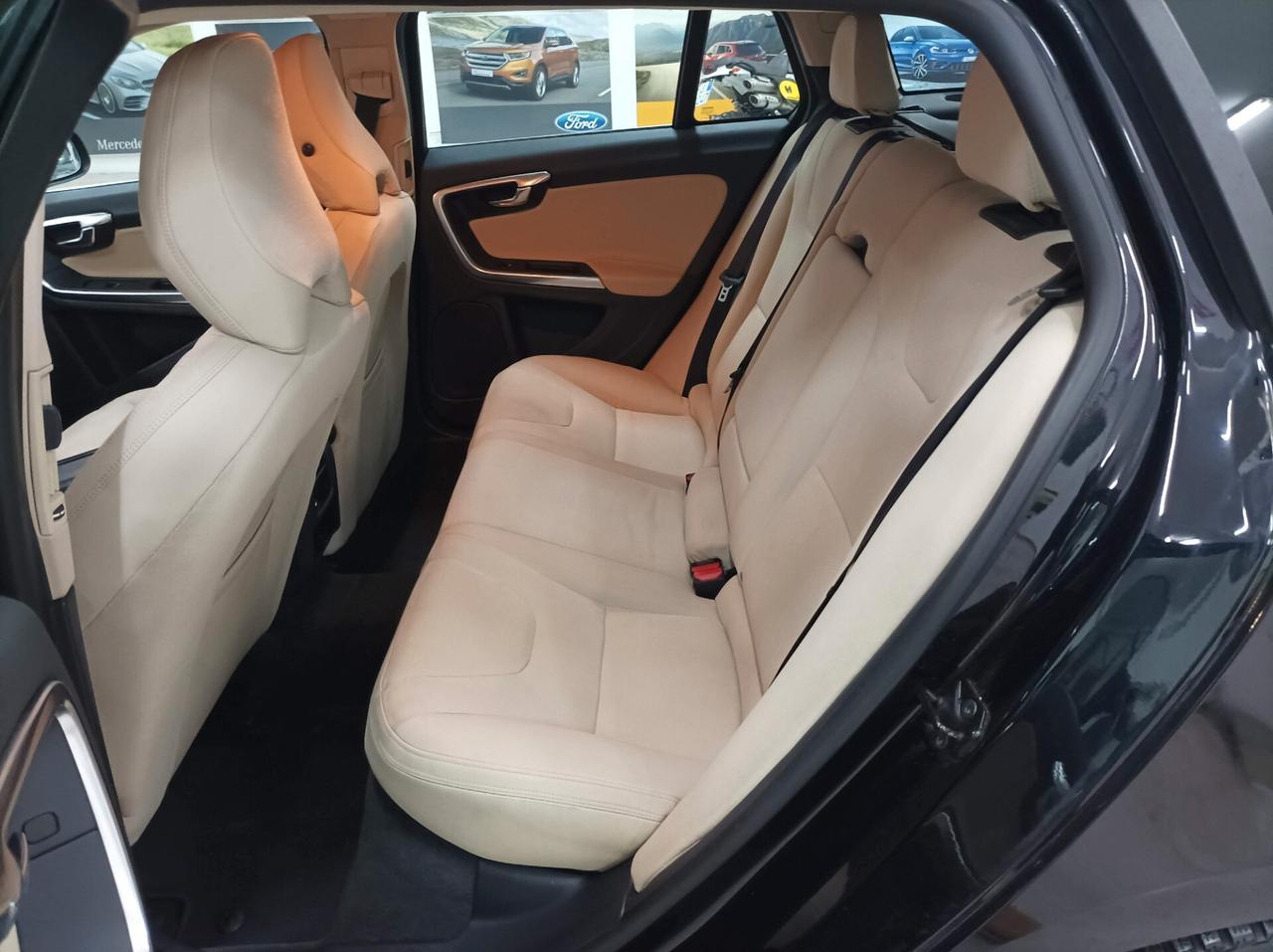 Volvo V60 D5 2.4 205 CV Geartronic Kinetic - 01/2011