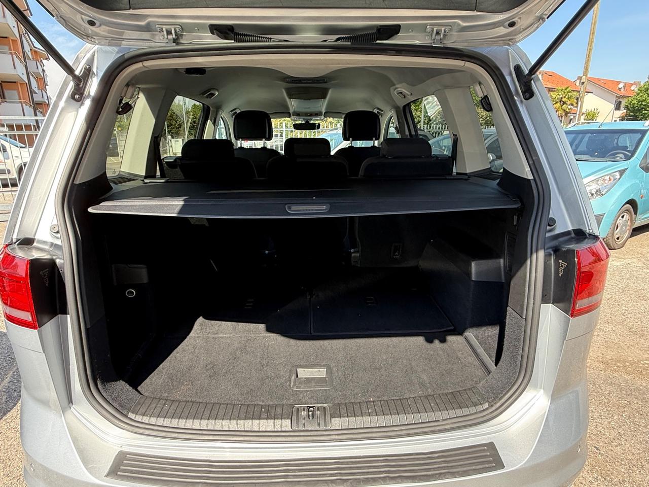 Volkswagen Touran 2.0 TDI 150 CV SCR DSG Executive BlueMotion Tech.