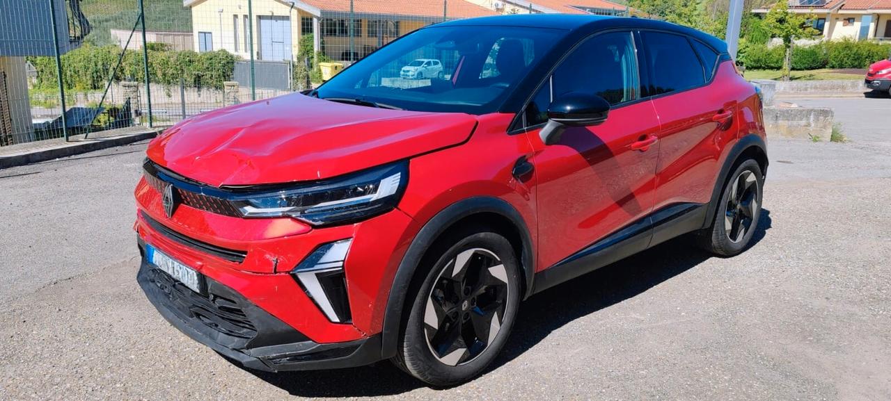 Renault Captur Full Hybrid E-Tech Incidentata