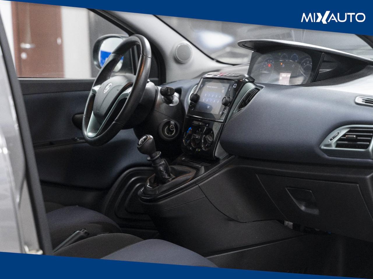 Lancia Ypsilon 1.0 Firefly Hybrid Gold Plus 70CV 5 Porte