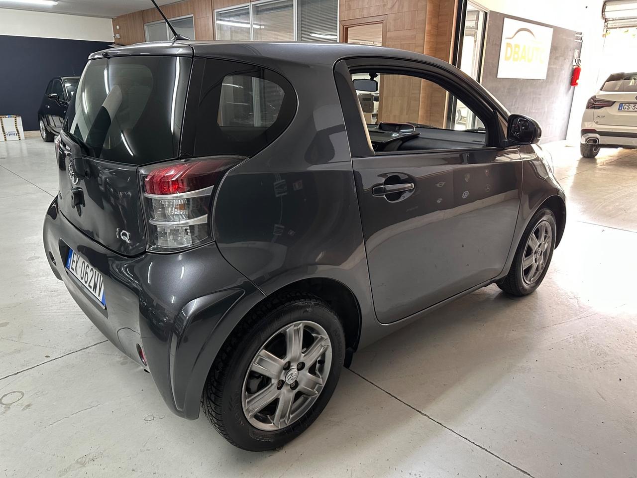 Toyota iQ 1.0 CVT Trend