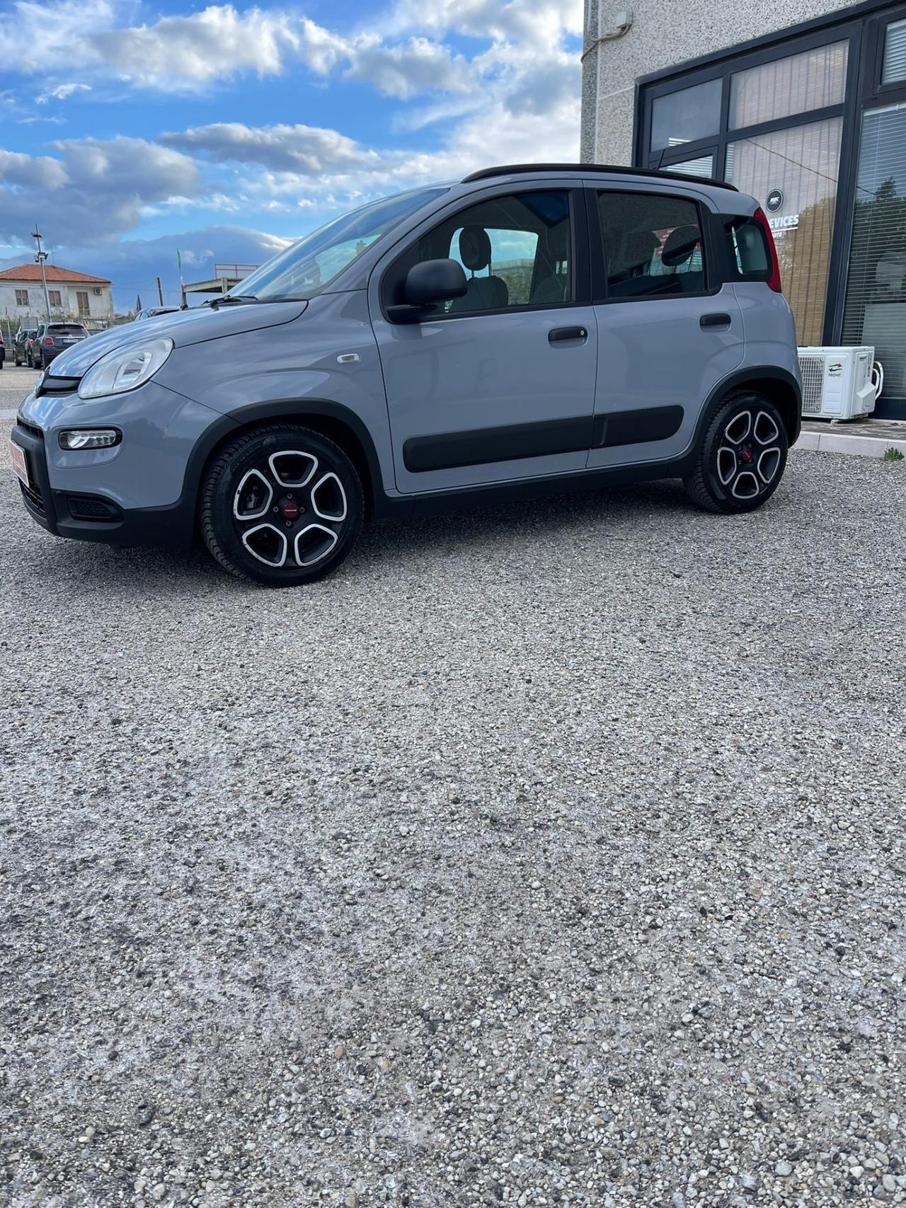 FIAT NEW PANDA - HYBRIDA- NEOPATENTATI- GARANZIA