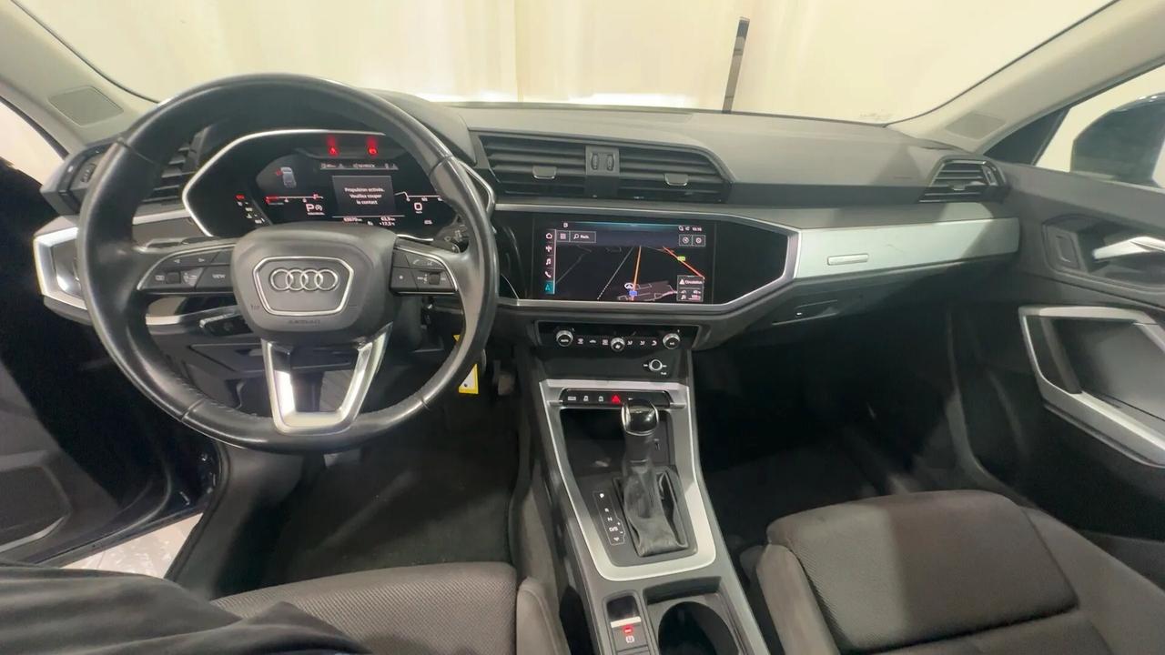 Audi Q3 35 TDI S tronic Business