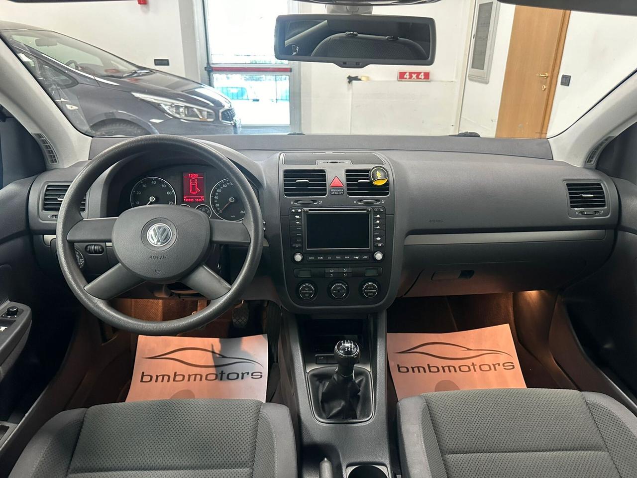 Volkswagen Golf 1.6 16V FSI 5p. Sportline