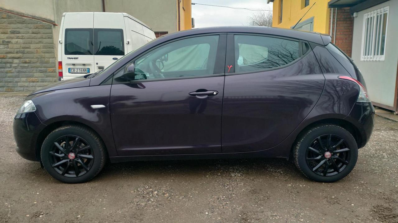 Lancia Ypsilon 5 Porte Ypsilon 1.2 8v Elefantino ecochic Gpl 69cv