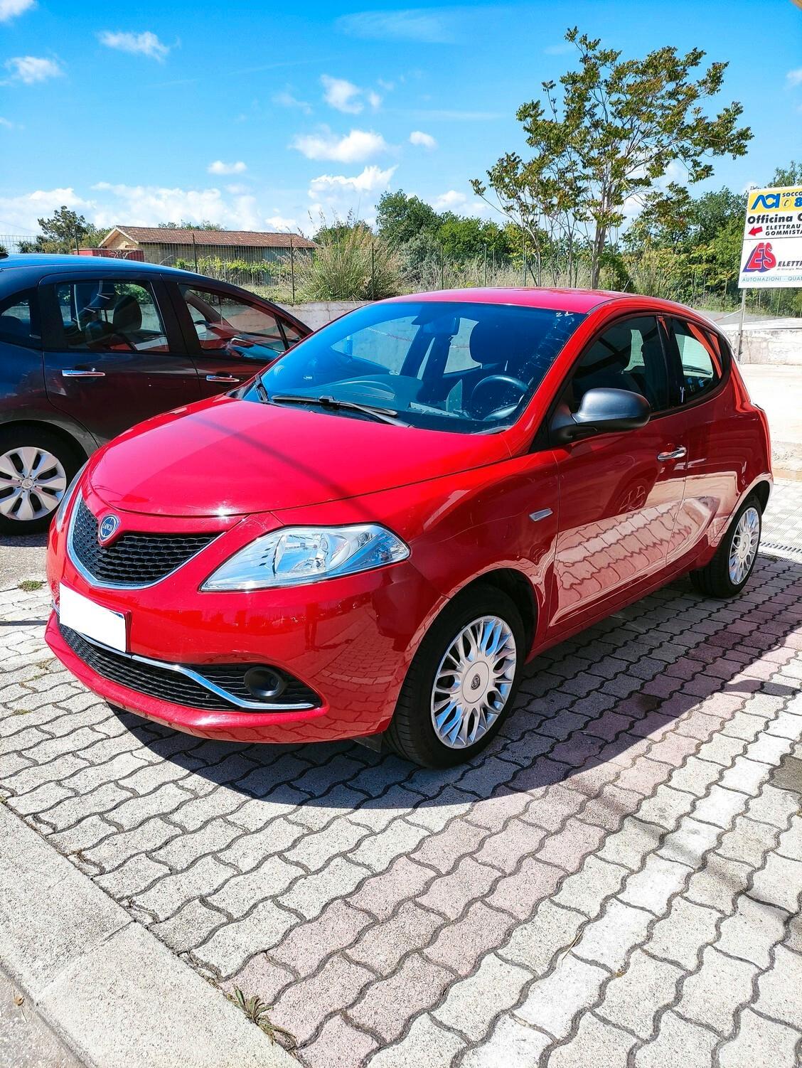 Lancia Ypsilon 1.2 5 porte Gold