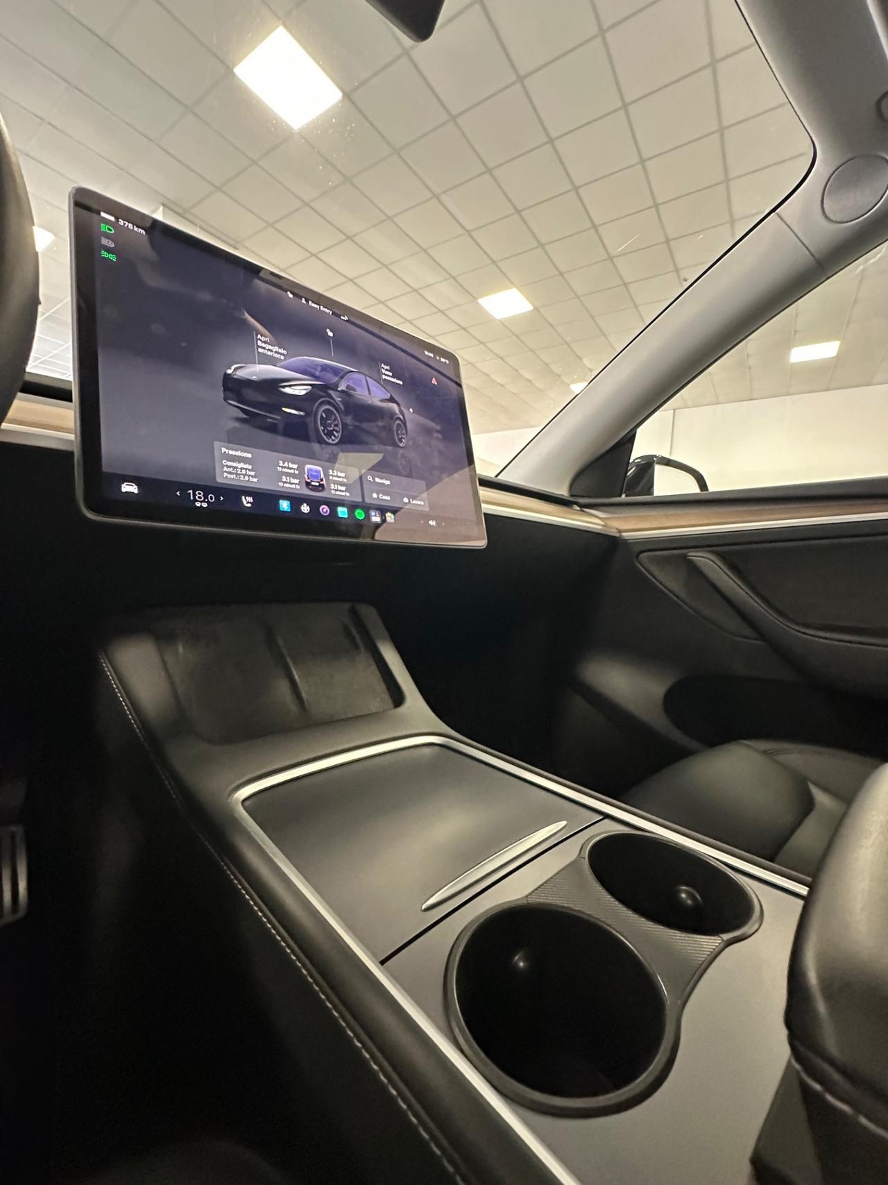 Tesla Model Y AWD Performance