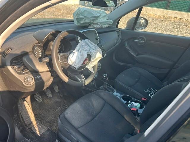 Fiat 500X 2023 1.3 MultiJet 95 CV sinistrata incidentata