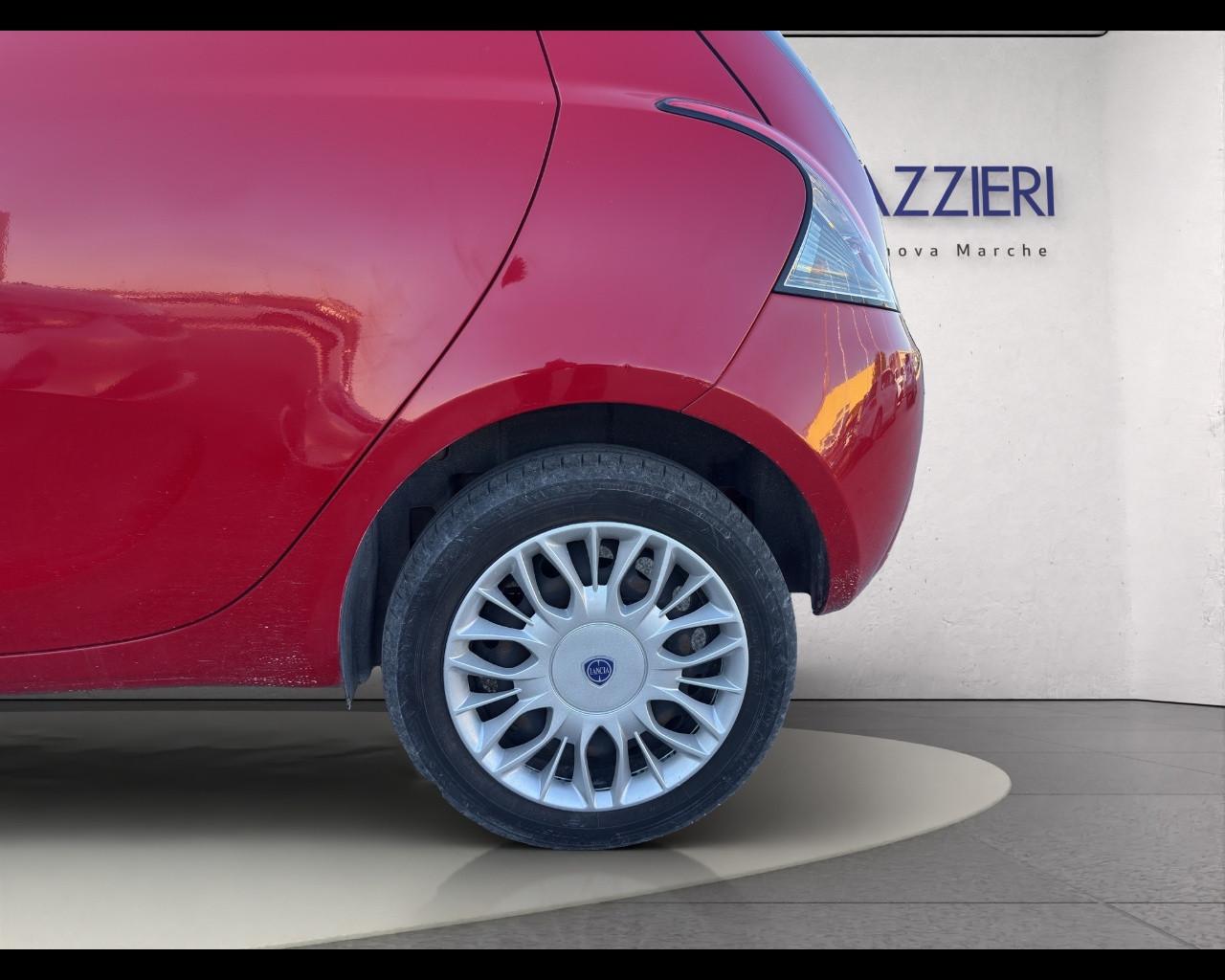 LANCIA Ypsilon 3ª serie - Ypsilon 1.2 69 CV 5 porte Silver