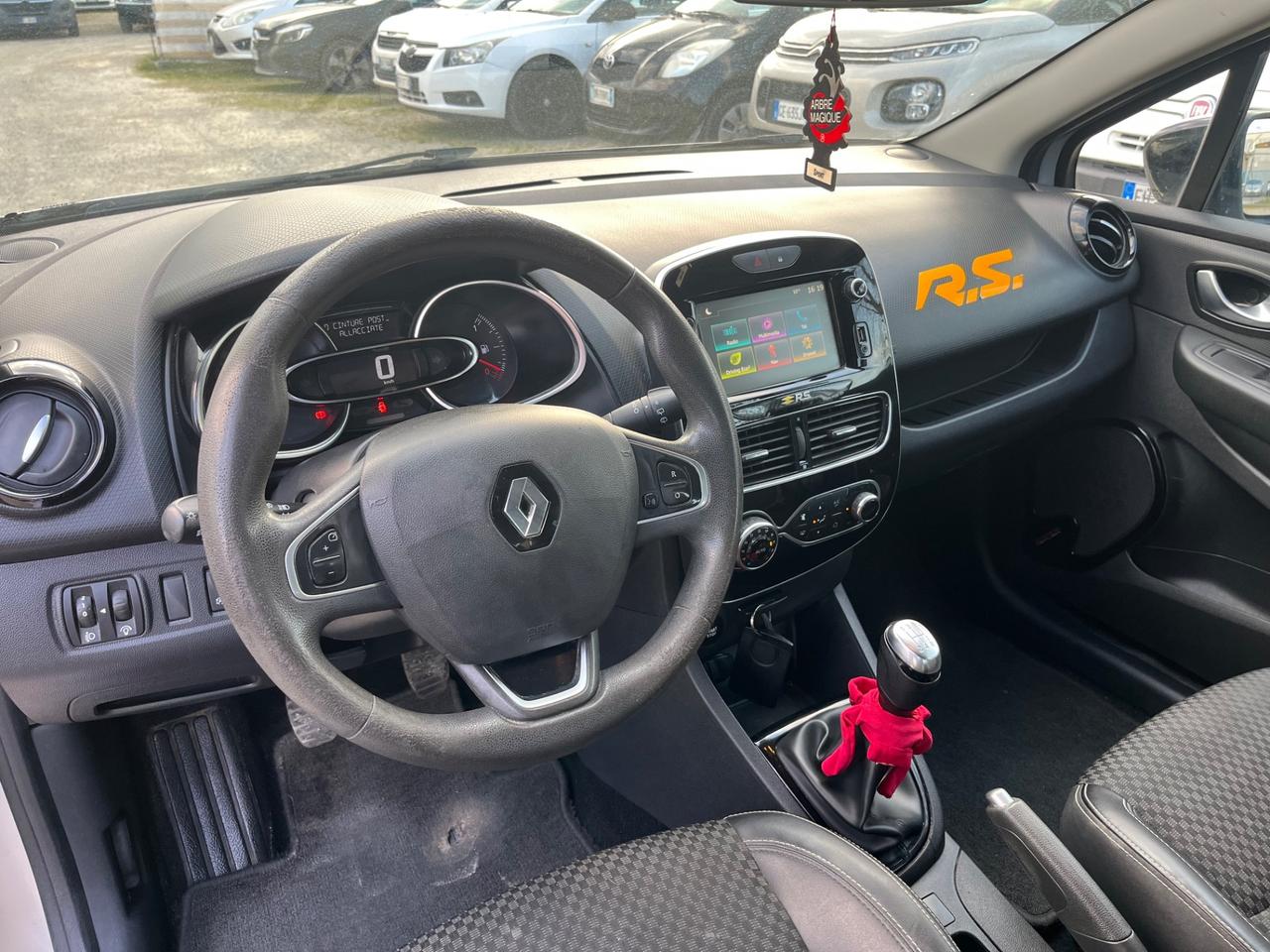 Renault Clio TCe 12V 90 CV 5 porte Moschino Intens