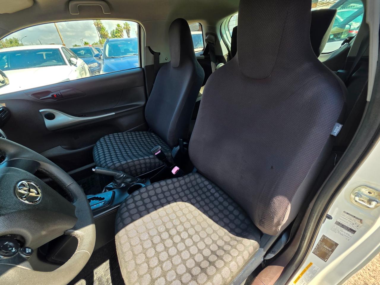 Toyota iQ 1.0 Multidrive