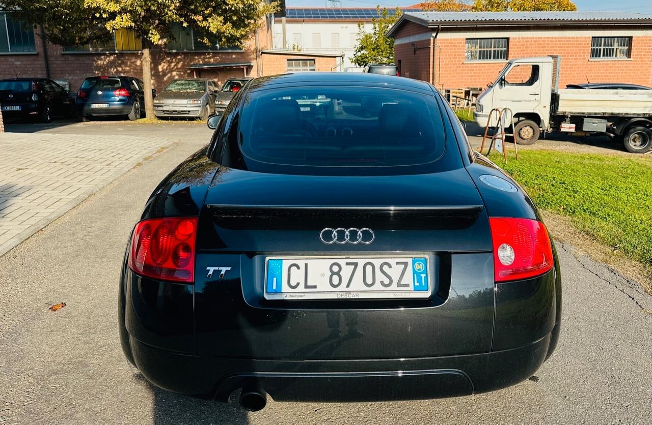 AUDI TT