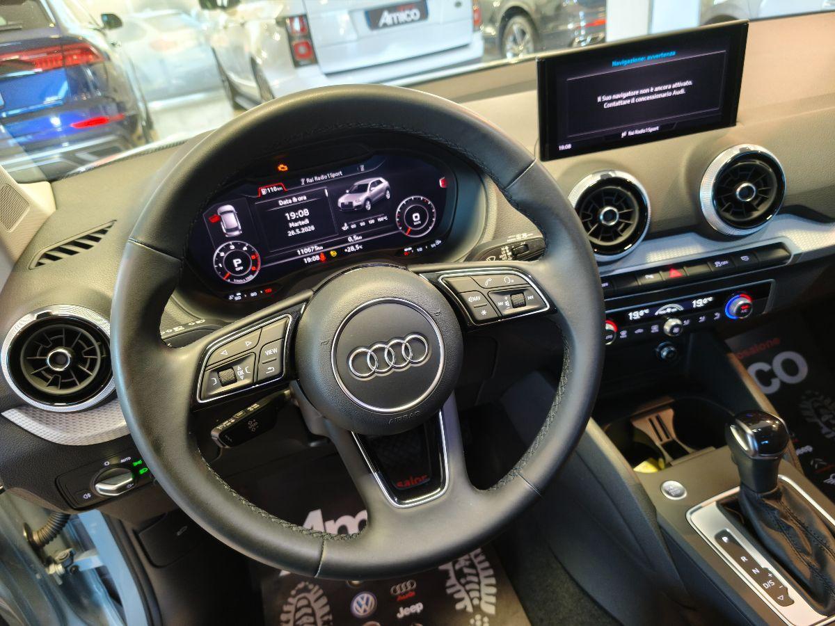 AUDI Q2 2.0 TDI S-tronic Grigio Freccia Perla Cokpit