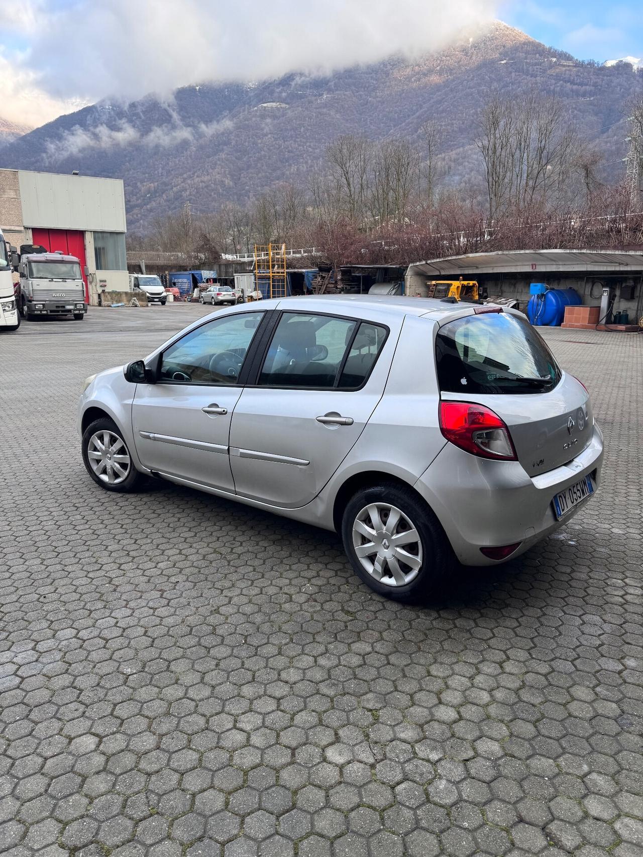Renault Clio 1.2 16V 5 porte Dynamique