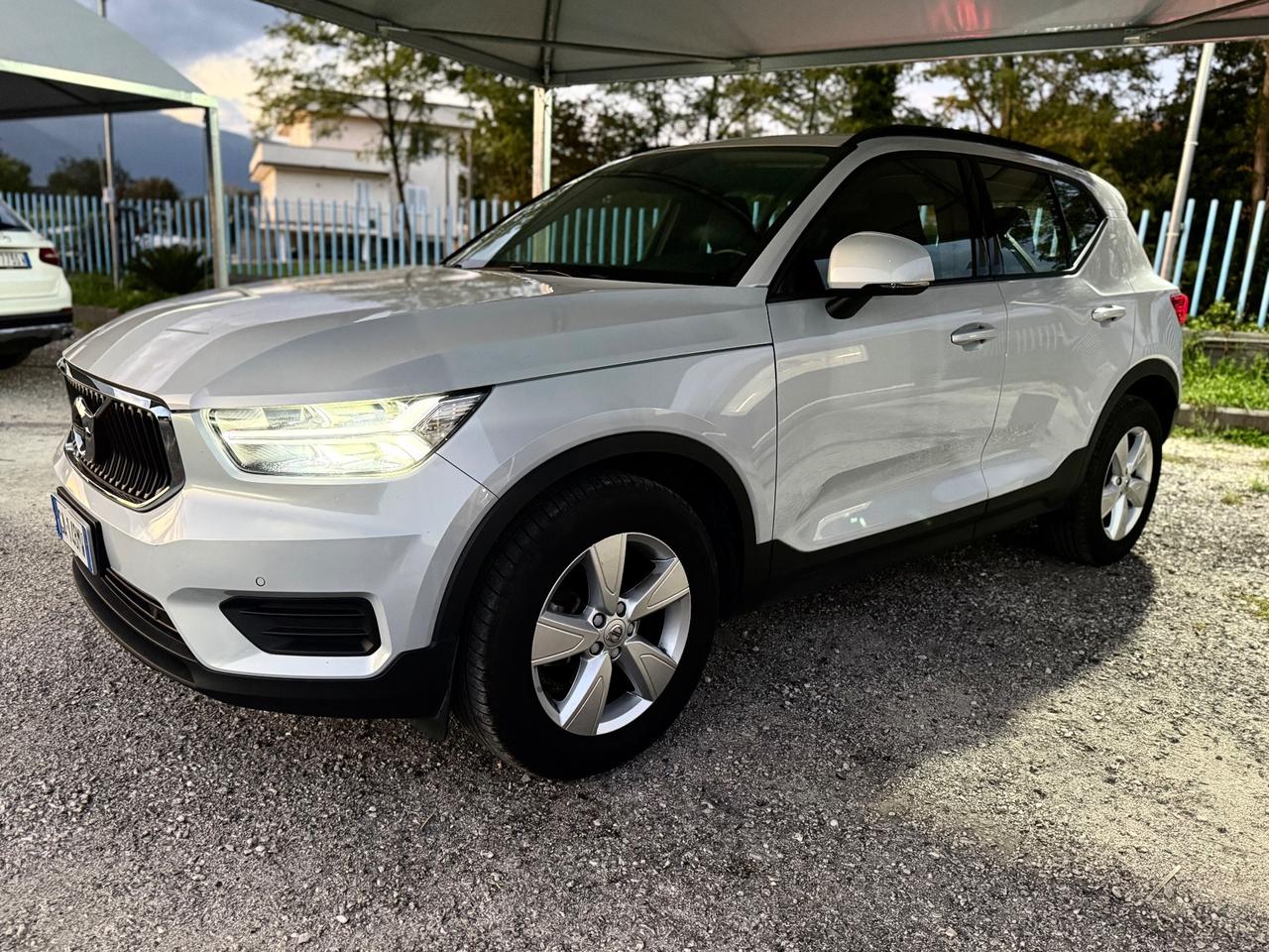 Volvo XC40 T3 Geartronic R-design PARI AL NUOVO