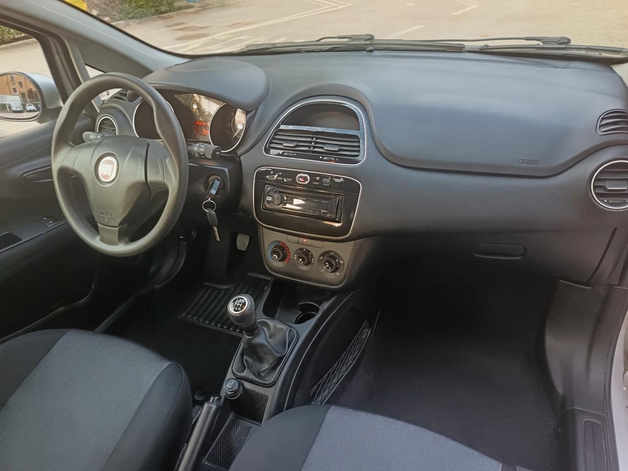 Fiat Punto 1.3 MJT II 75 CV 2015 ok neo patente