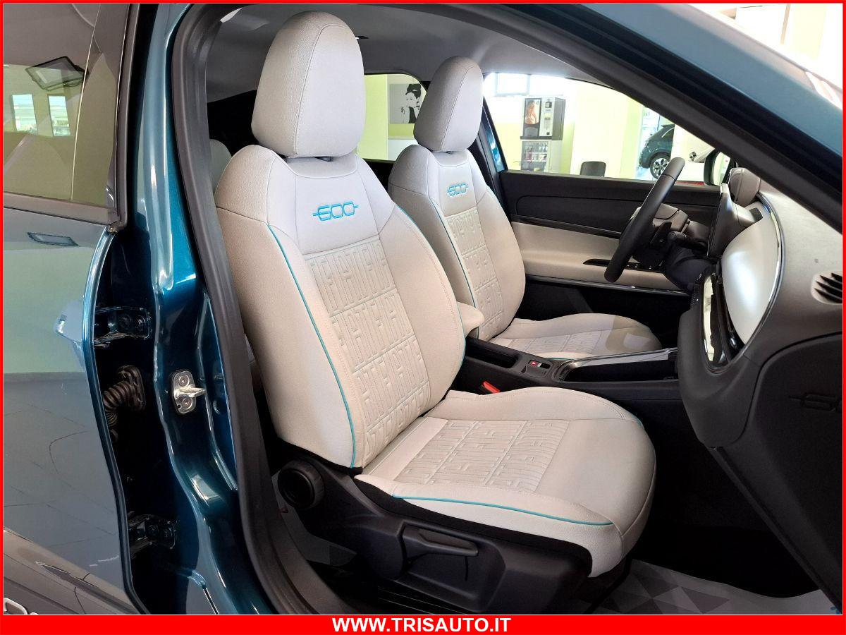 FIAT 600 1.2 T-GEN3 MHEV DCT La Prima NEOPATENTATI (FULL LED+PELLE+NAVI)