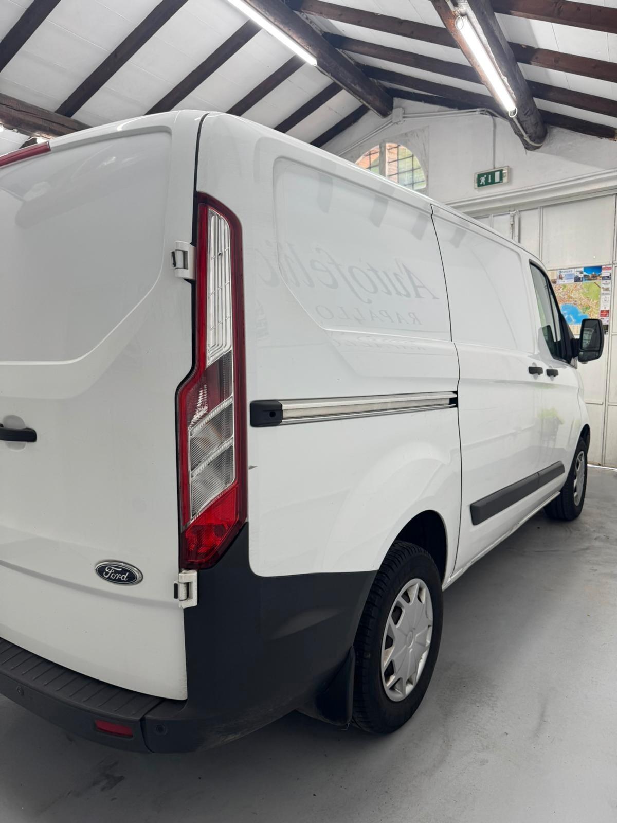Ford Transit custom 2.0 TDI 130 CV anno 2017
