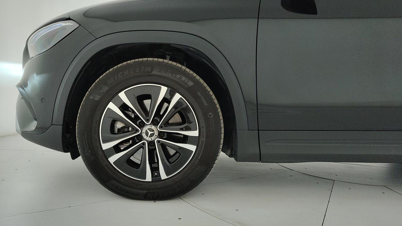 Mercedes-Benz GLA 180 d Advanced auto