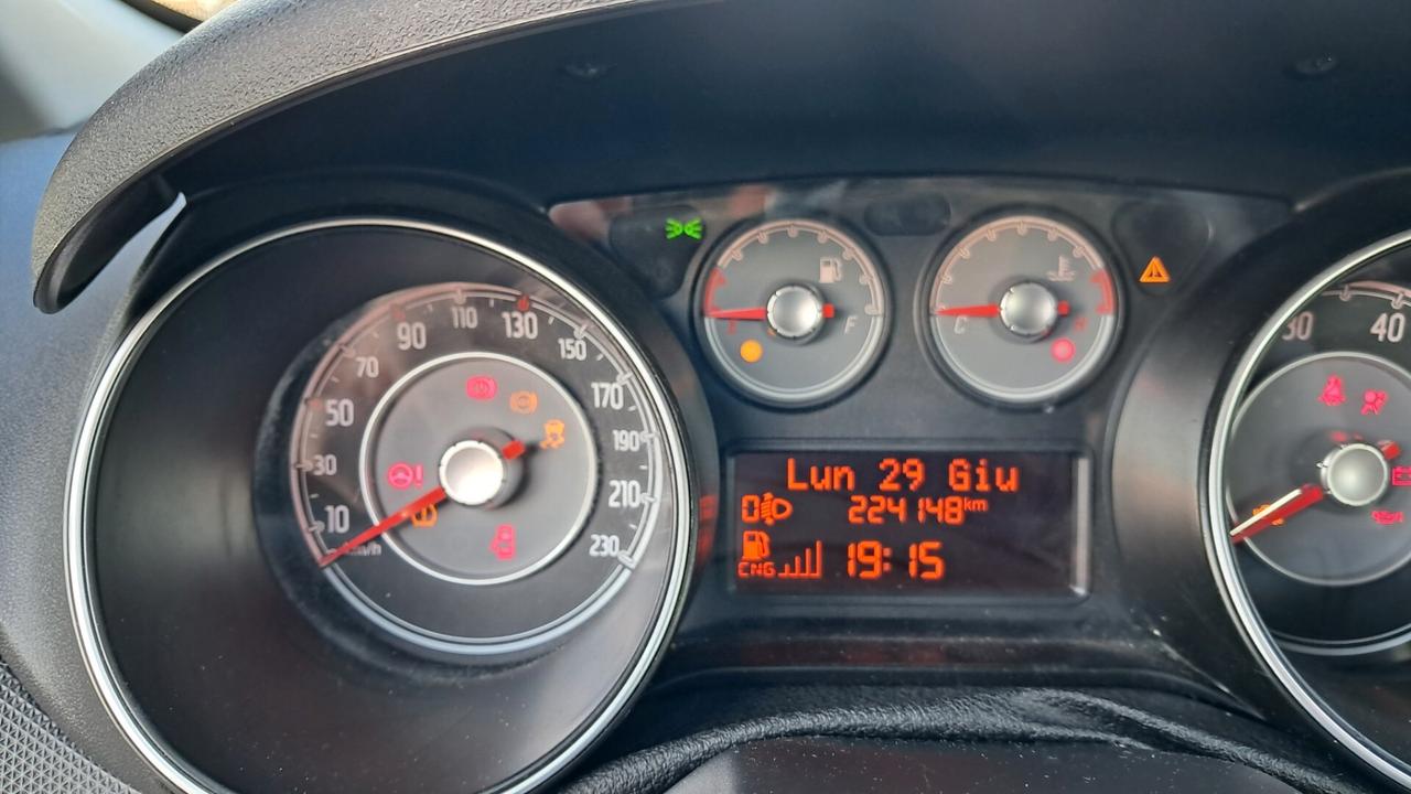 Fiat Punto 1.4 8V 5 porte Natural Power Street