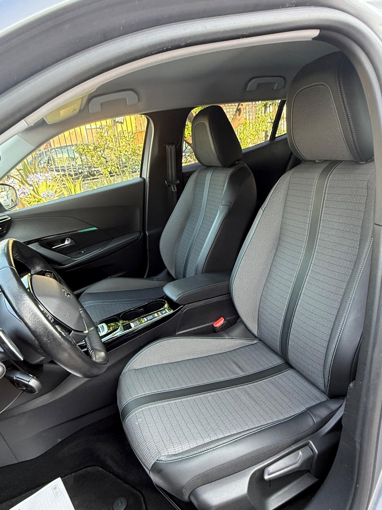 Peugeot 2008 BlueHDi 130 S&S EAT8 Allure Pack