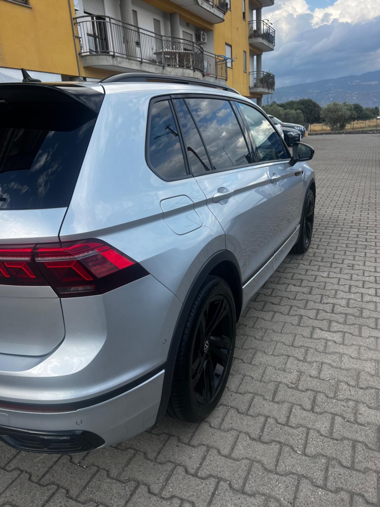 Volkswagen Tiguan 2.0 TDI 150 CV SCR DSG 4MOTION R-Line