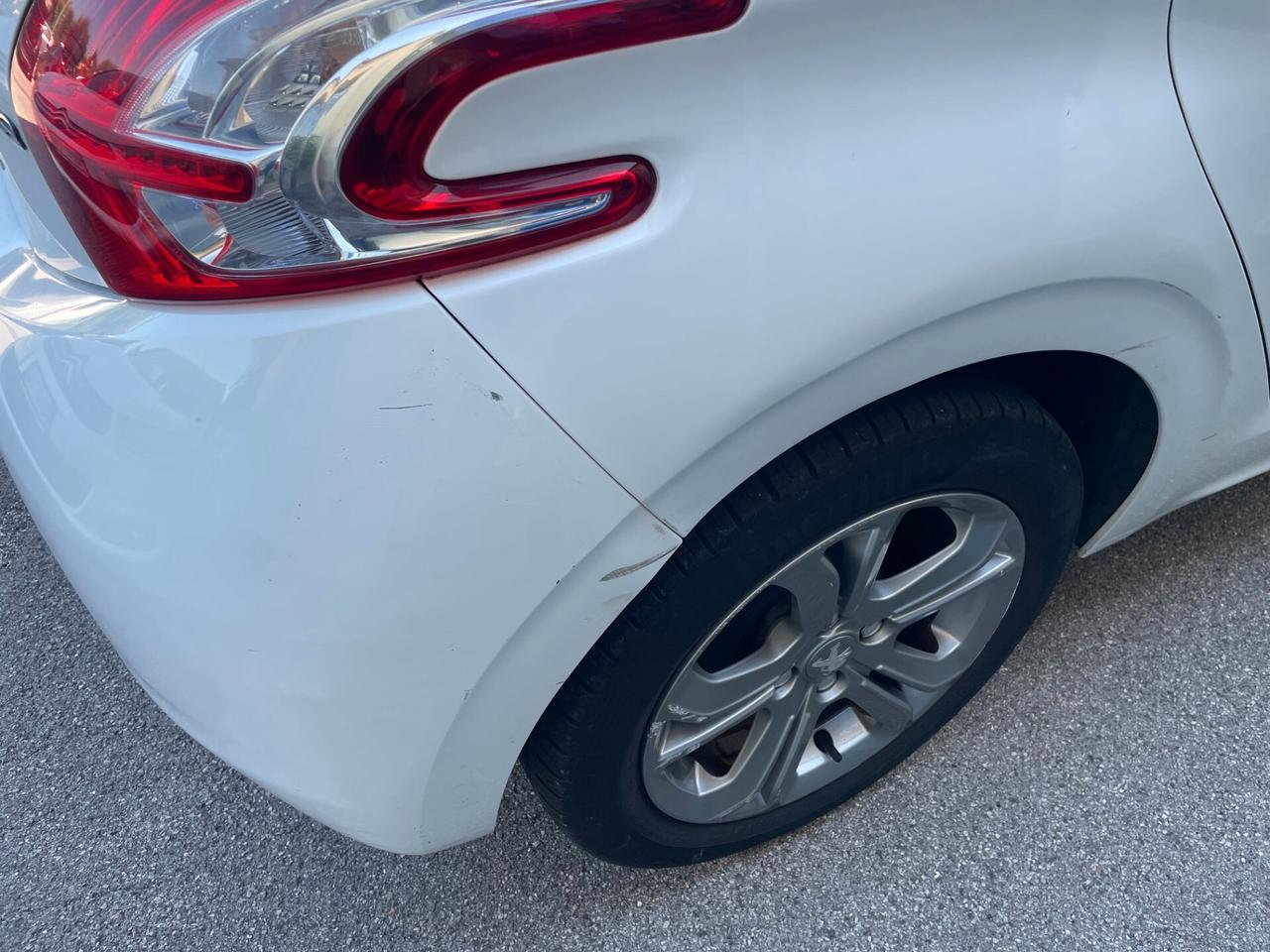Peugeot 208 PureTech 82 5 porte Allure