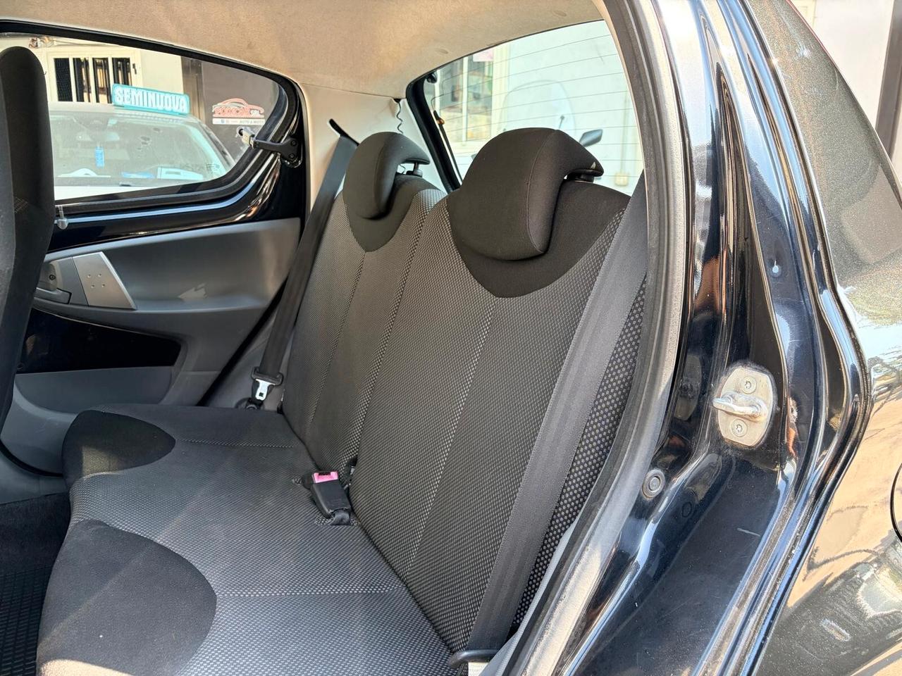 TOYOTA AYGO 1.0 68CV CAMBIO AUTOMATICO 2010