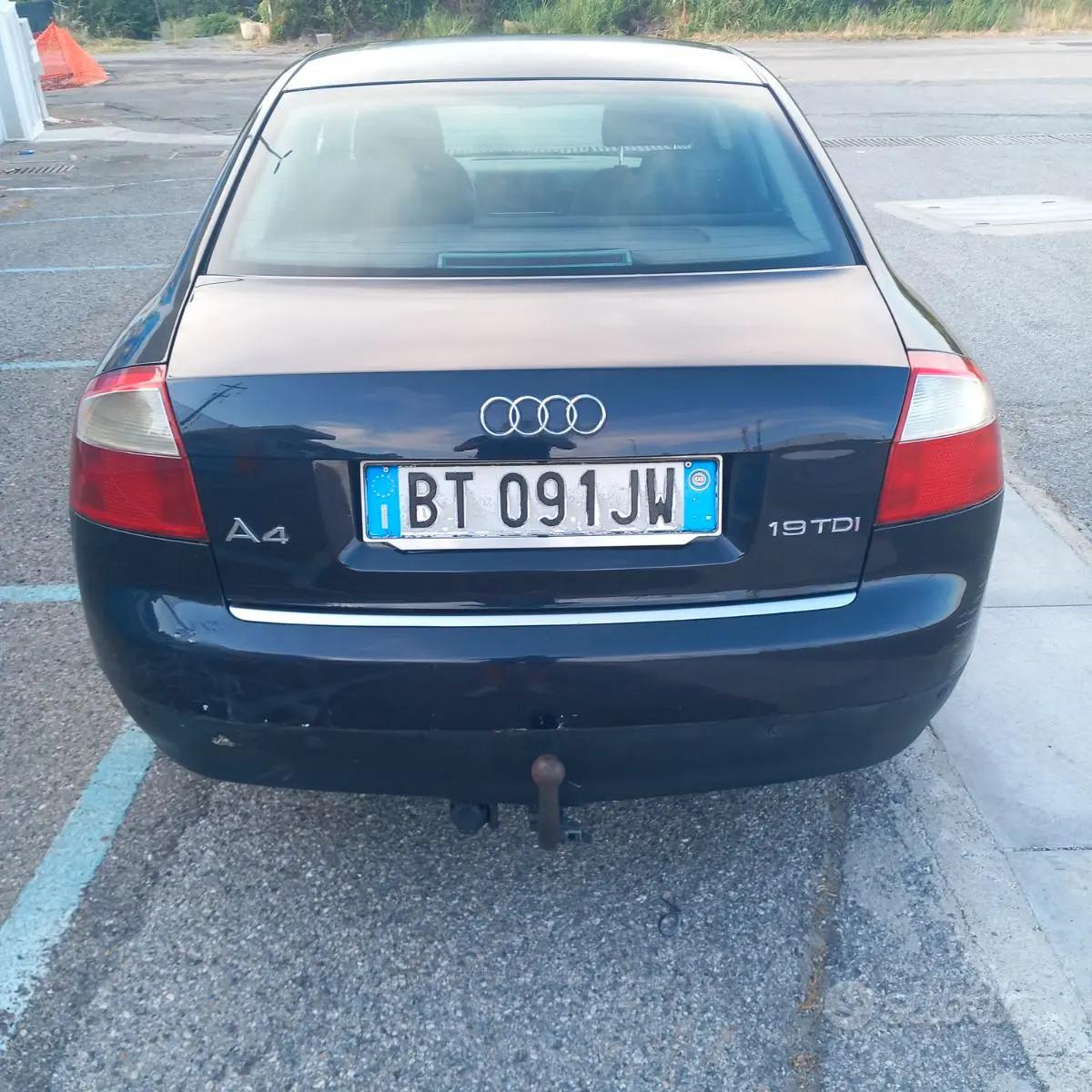 AUDI A4 1.9 TDI (GANCIO DI TRAINO)