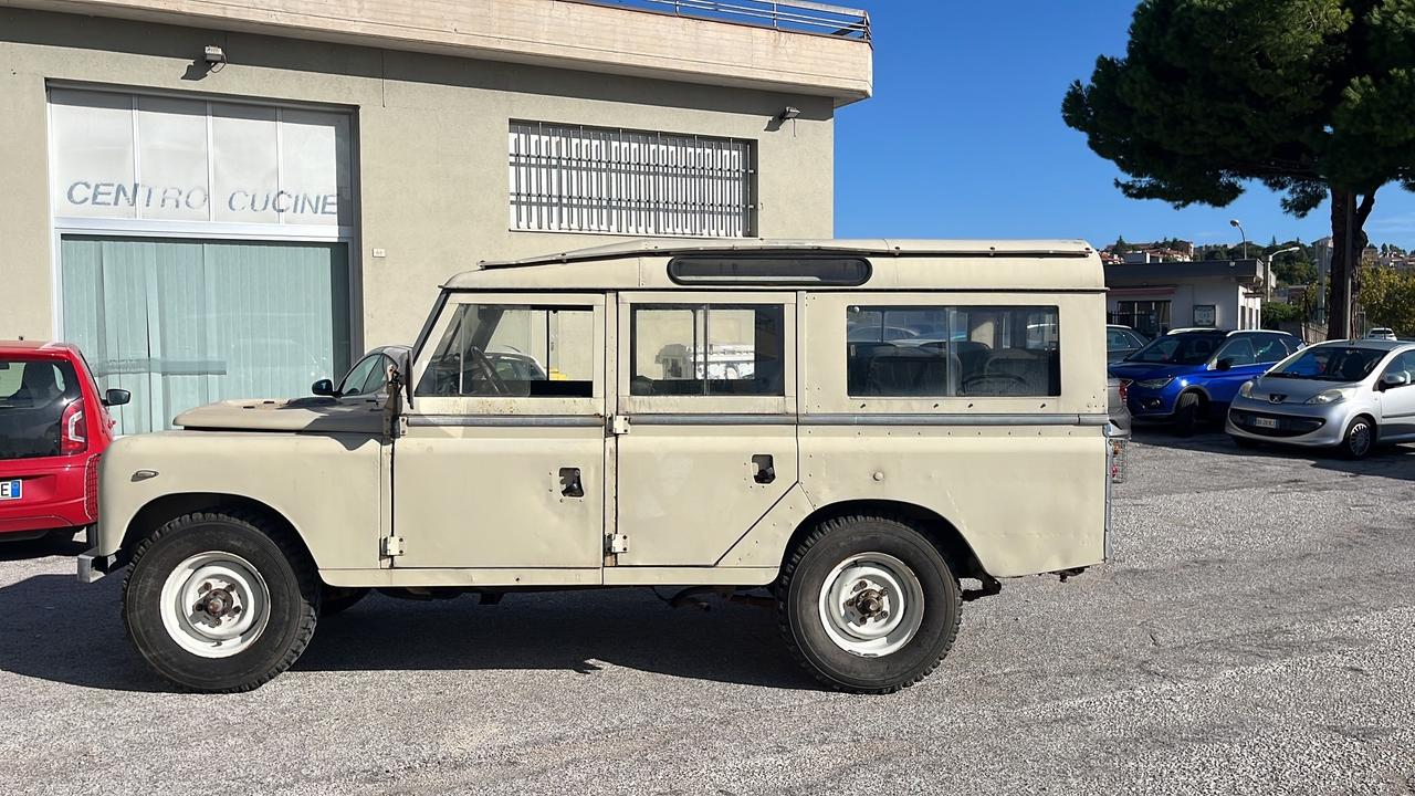 Land Rover Defender 109 diesel 9 posti