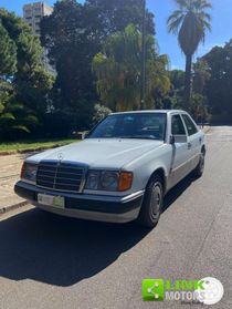 MERCEDES-BENZ 200 E 122 CV Berlina