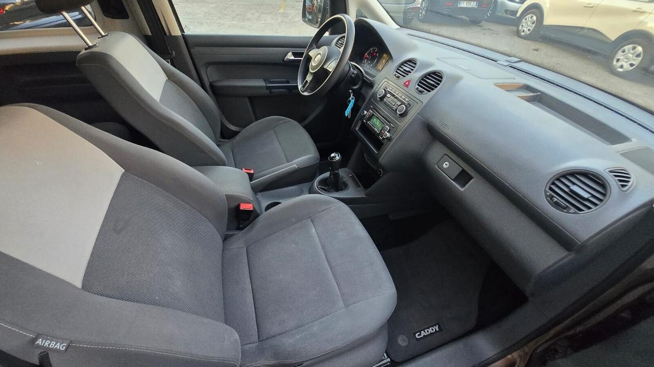 Volkswagen Caddy 7Posti Highline Maxi Neopatentati