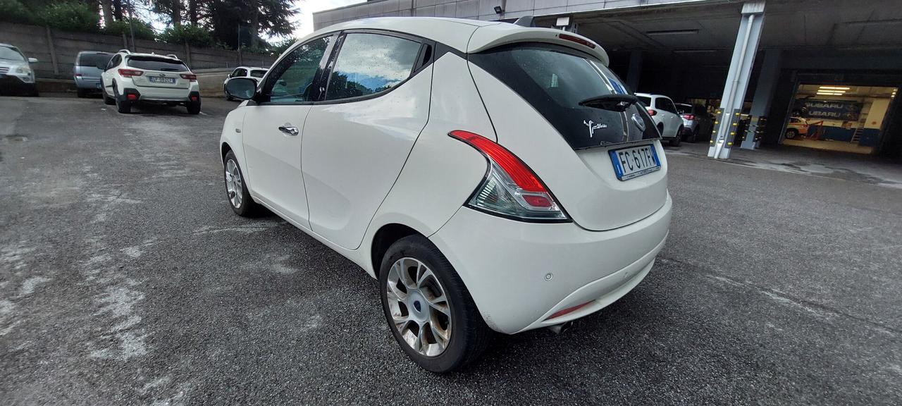 Lancia Ypsilon 1.2 69 CV 5 porte Gold