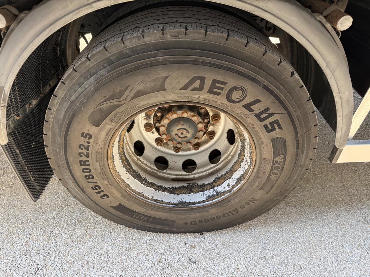 Iveco Stralis 190S31 isotermico con frigo 0°C e sponda