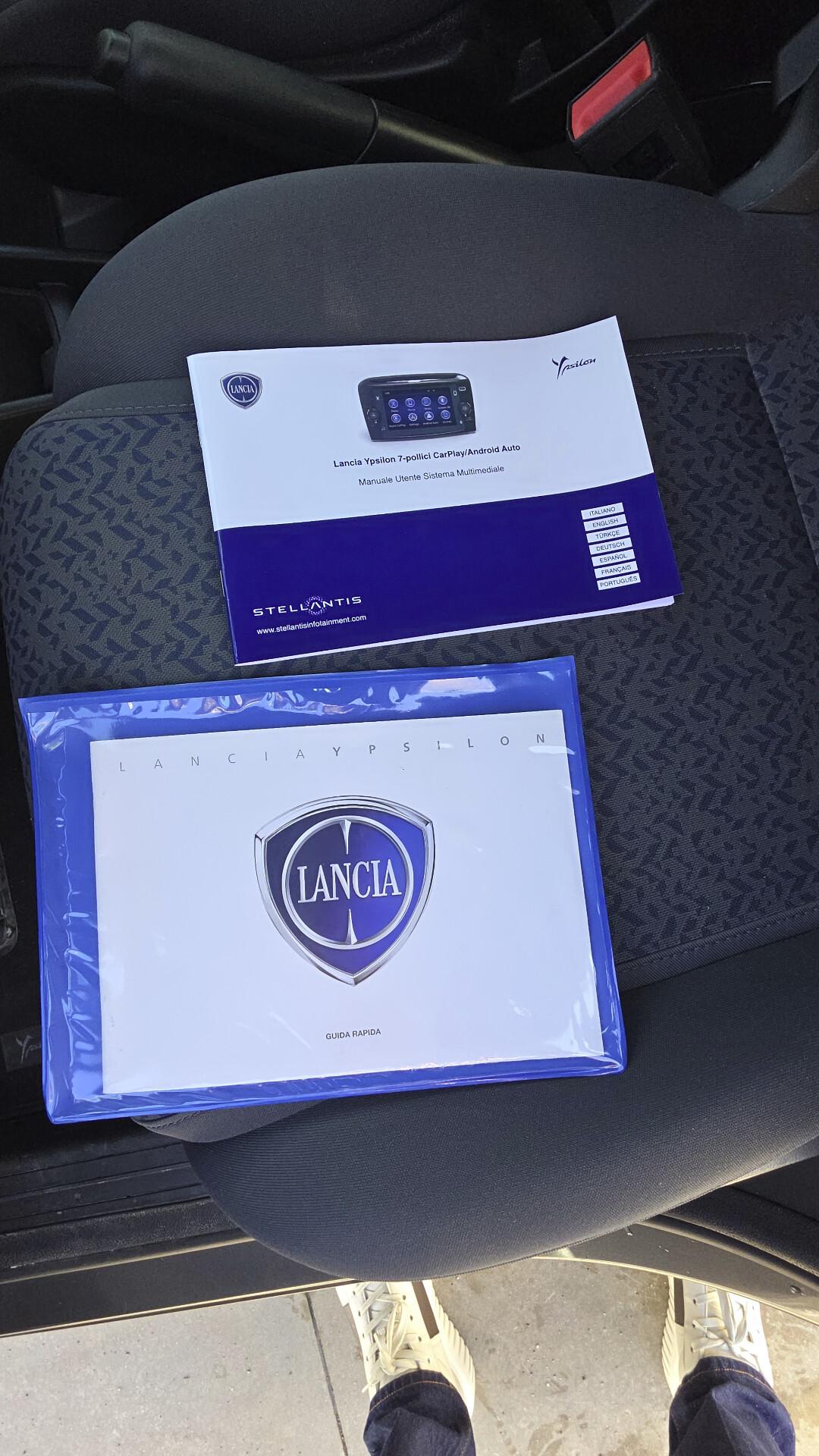 Lancia Ypsilon 1.0 FireFly 5 porte S&S Hybrid Gold Plus