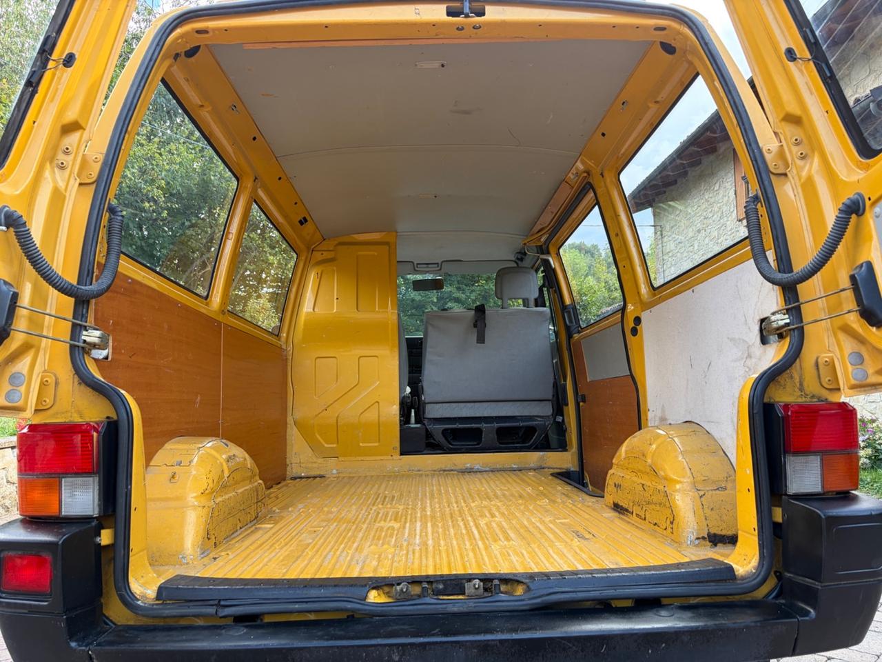 Volkswagen Transporter 2.4 D PC Furgone Vetrinato