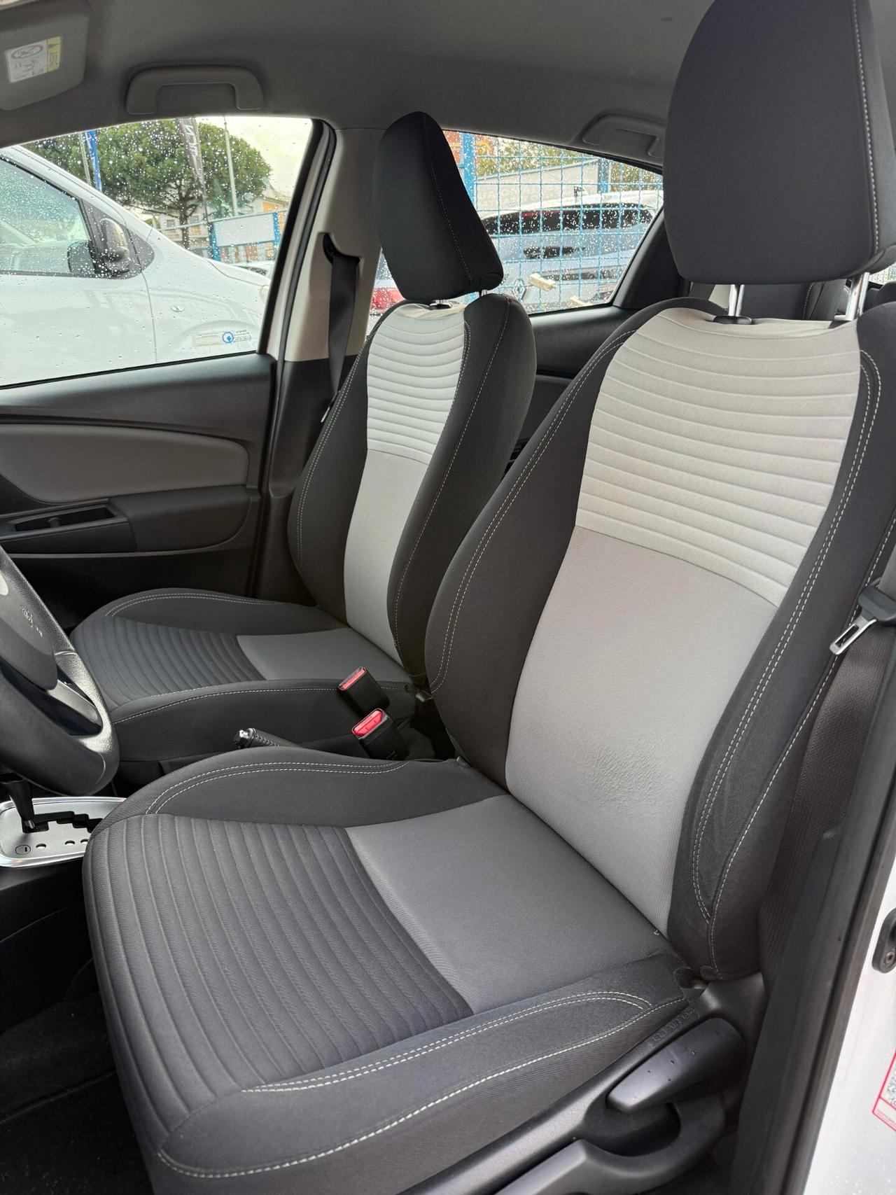 Toyota Yaris Hybrid **UNICO PROPRIETARIO**