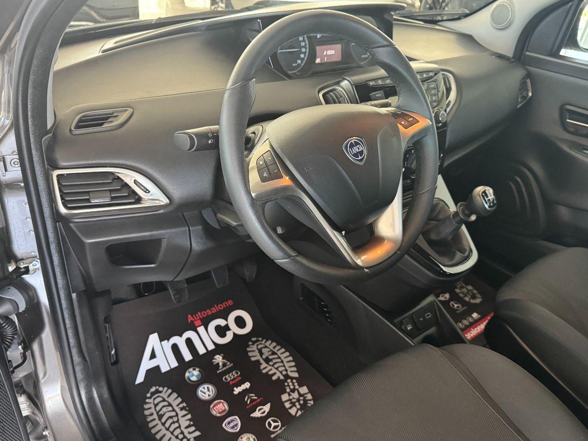LANCIA - Ypsilon - 1.2 69 CV 5p. S&S Platinum 20.000 Km