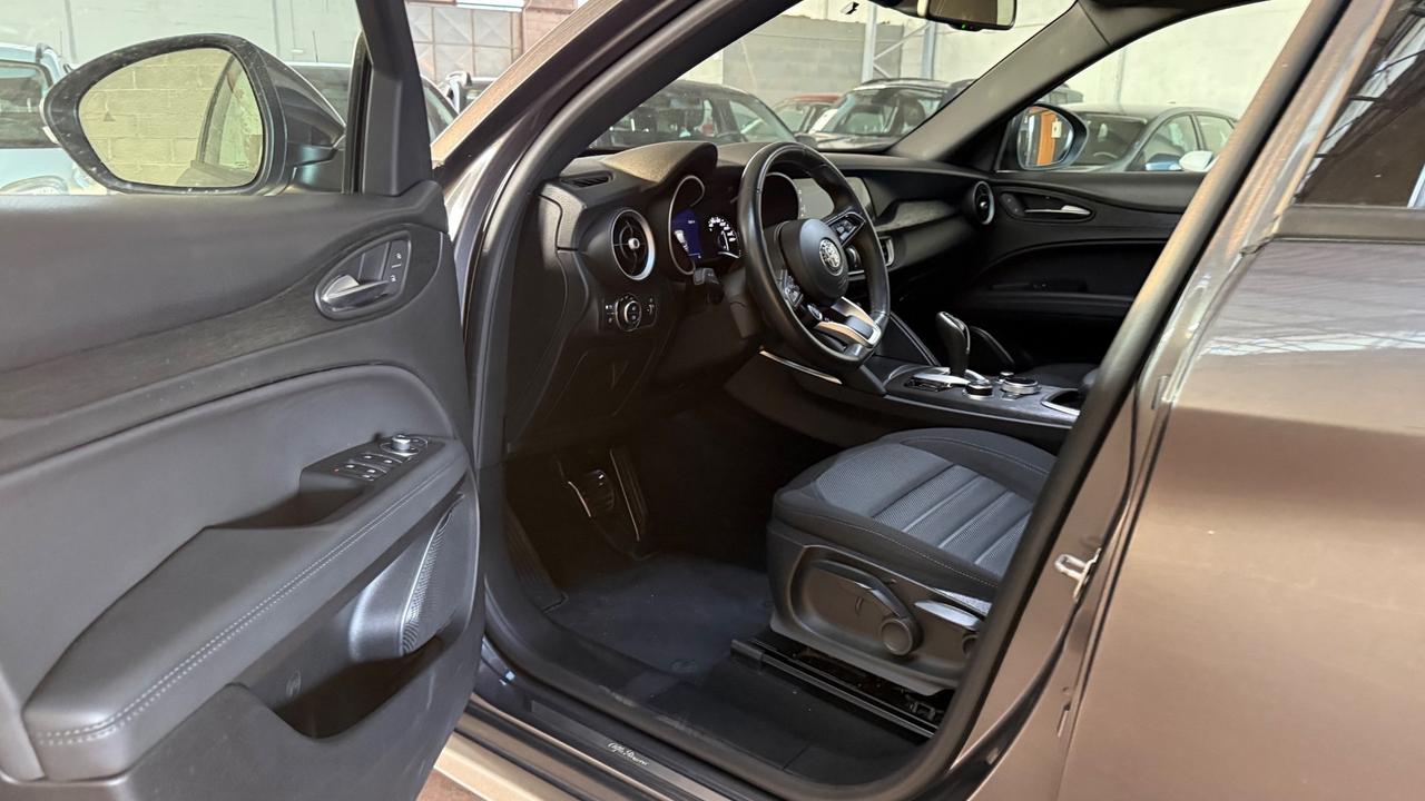 Alfa Romeo Stelvio 2.2 Turbodiesel 160 CV AT8 RWD Business