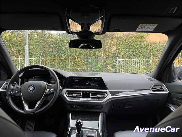 BMW 330 i xdrive Luxury BERLINA CILINDRATA 2.000